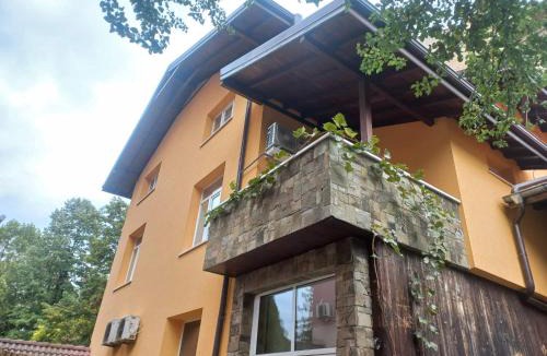Troyan House | стаи за гости TODA