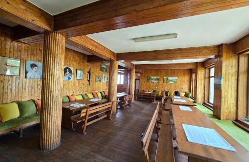 Targovishte Cabin | Хижа Младост