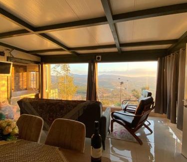 Majdal al-Shams Ski Chalet | בקתה בגלקסיה