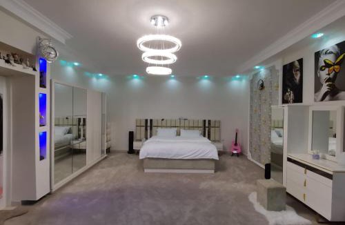 Ajman Ski Chalet | بنتهاوس ريف ورد