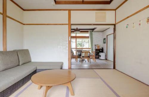 Shiraoi House | 一軒家まるごと貸切宿Woodウッド