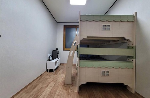 Nam-gu Apartment | 하우스오브겔러리-휴201옥상바베큐가능