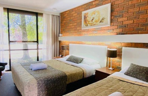 Traralgon Hotel | 120 m² Motel ∙ 2 bedrooms ∙ 127 guests