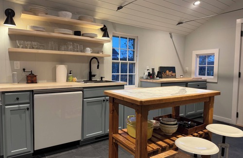 Greenport House | 1820 Whaling Captain's Home - A walk to a coffee or cocktail!