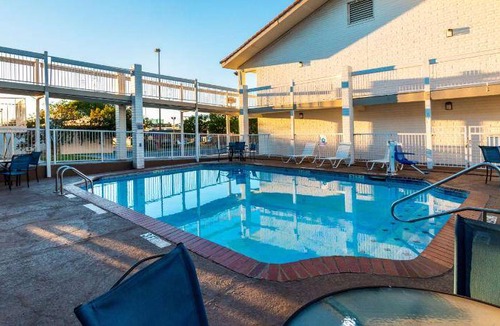 Euless Hotel | 19 m² Hotel ∙ 127 guests