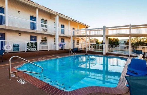 Euless Hotel | 19 m² Hotel ∙ 127 guests