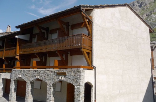Val-d'Isere Apartment | 2-room apartment in Val d'Isère, near center and slopes, 4 people, ski locker