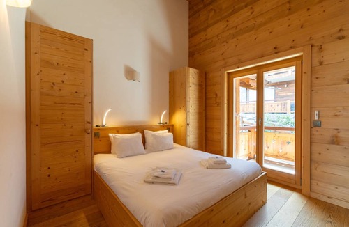 Saint-Pierre-de-Clages Apartment | 200 m² Apartment ∙ 4 bedrooms ∙ 10 guests