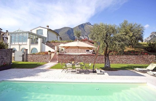 Pulciano Villa | 218 m² Villa ∙ 3 bedrooms ∙ 6 guests
