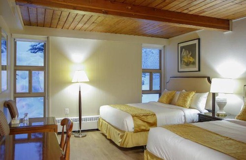 Revelstoke Hotel | 25 m² Hotel ∙ 10 guests