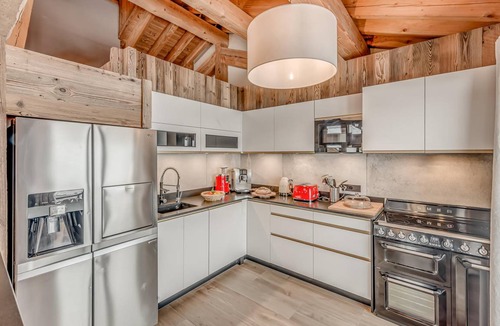 Les Almes Ski Chalet | 250 m² Chalet ∙ 5 bedrooms ∙ 10 guests