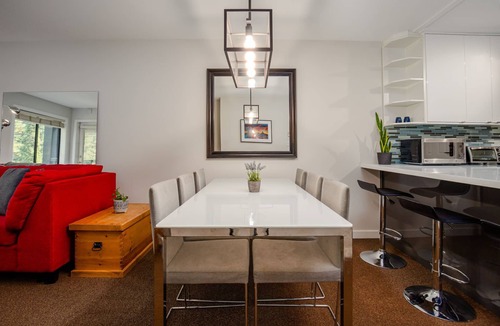 Upper Village Condo | 2BR | Powderhorn | Near Gondola | Double Sided Fireplace | Rooftop Hot Tub | Parking