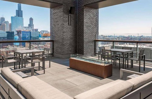 West Loop Hotel | 37 m² Hotel ∙ 127 guests