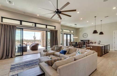 Apache Junction House | 7 Mi to Lost Dutchman Home with Pool and Patio!