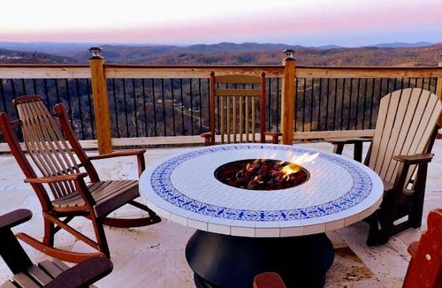 Chalet Village North Cabin | 780 m² Cabin ∙ 11 bedrooms ∙ 34 guests