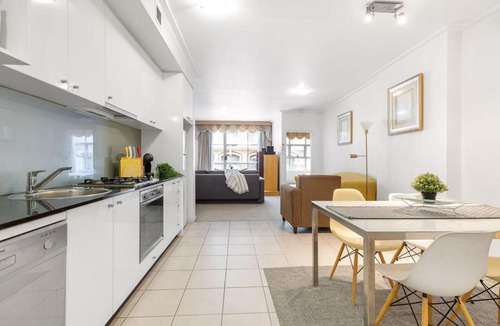 Sydney Central Business District Apartment | A Cozy & Spacious Apt for 6 Next to Darling Harbour