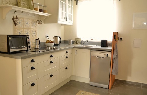 Tel Aviv City Center Apartment | A Roof Top Beautiful Apartment With Sun Bathing Porch, no elevator.