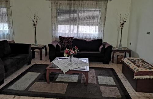 Madaba Apartment | Alice & Andrew Apt. Few Steps to Madaba Old City Center