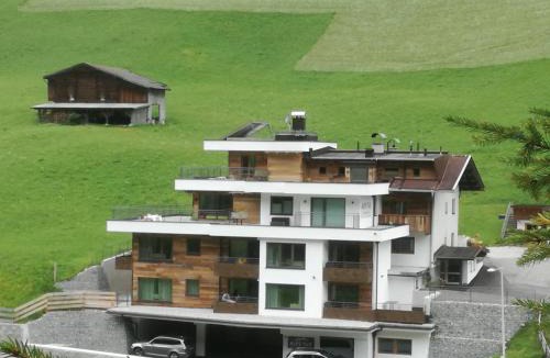 Juns Apartment | Alps Tux