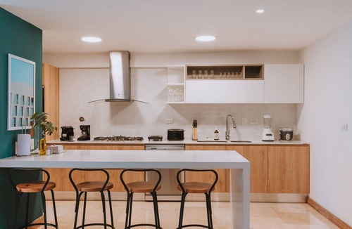 Laureles - Estadio Apartment | Amazing!TOP FLOOR!1,162ft Apt. 24/7 Front Desk-503
