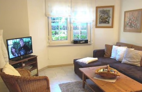 Schmoeckwitz Apartment | Apartment 'Berlin-Natur' with Private Terrace and Private Garden