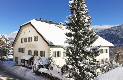 Telfes im Stubai Apartment | Apartment with garden & SWIMMING POOL, pets allowed, mountain railways for free