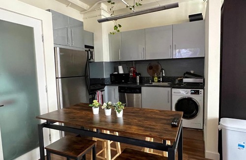 Historic Core Apartment | Artistic DTLA Loft