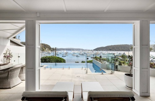 Avalon Beach House | Avalon Careel Bay Waterfront Lower Duplex Deck w exclusive use Infinity Pool