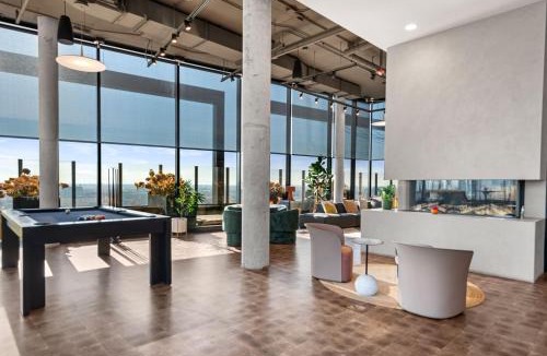West Loop Apartment | Avra Stylish Apartments Prime West Loop Location Near Union Park