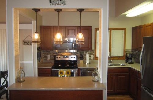 Chalet Village Cabin | BEAUTIFUL 2/2 CHALET! Amazing Views! Hot Tub! Games!nGreat Location Near Ober!
