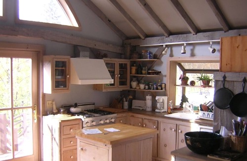Stratton and Bromley Ski Areas Cottage | Beautiful Honeymoon Cottage close to Manchester Vermont. {Manchester Center}