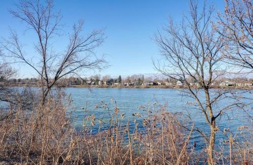 Mont-St-Hilaire Apartment | Blue House on the River