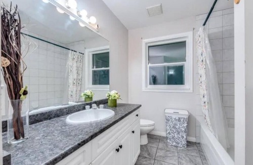 Maple Ridge House | Resort like setting stay.