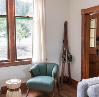 Golden Ski Chalet | Chalet Edward & Walter Feuz - Edelweiss Village