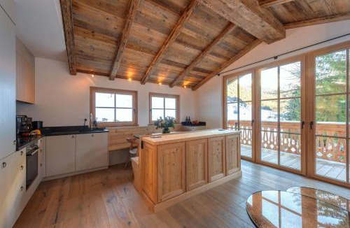 Sankt Anton am Arlberg Apartment | Chalet Marmotta CULM - Luxus Chalet Ski-In Ski-Out