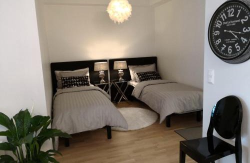 Tikkurila Apartment | Charming Pine View Apartment