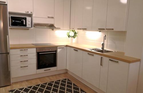 Tikkurila Apartment | Charming Pine View Apartment