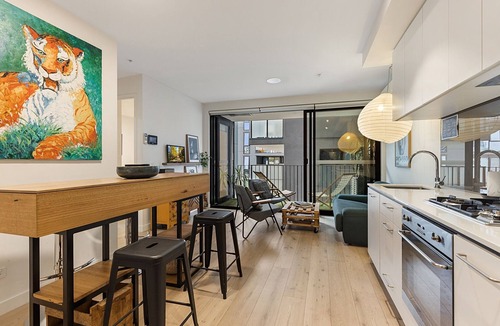 South Melbourne Apartment | City View Haven in South Melbourne