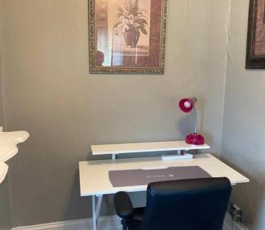 Schenectady Apartment | Classic King Suite Apartment