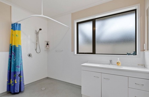 Clyde Cottage | CLYDE GOLFER'S RETREAT - CLYDE HOLIDAY HOME, family friendly in Clyde