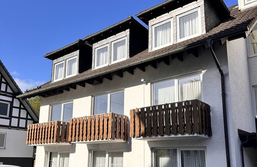 Zueschen Apartment | Comfortable and versatile room -perfect for relaxation, work and exchange