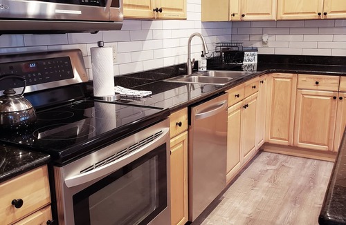 Damascus House | Comfy Cozy Living on the Delaware River! Recently Renovated!