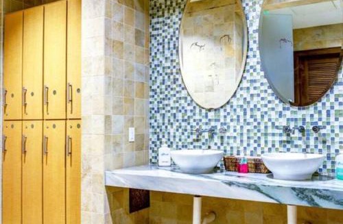 Westwood Apartment | Cozy Resort-Style Experience - Garden View