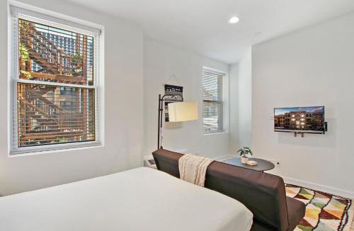 Buena Park Apartment | Cozy Studio Apt with In-Unit Laundry and Wi-Fi! - Montrose 111
