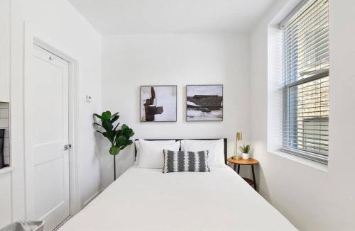 Buena Park Apartment | Cozy Studio Apt with In-Unit Laundry and Wi-Fi! - Montrose 111