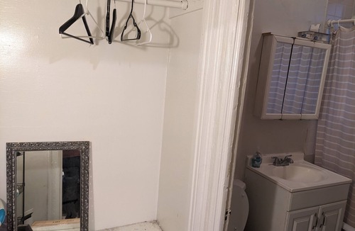 Ravenswood Apartment | Cozy Studio in Bustling Ravenswood Neighborhood