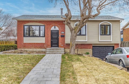 Brossard House | Elegant 4 bedroom modern house