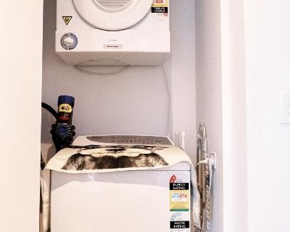 Southbank Apartment | Entire 1BR apartment Right Next to Crown with pool,gym & Parking available