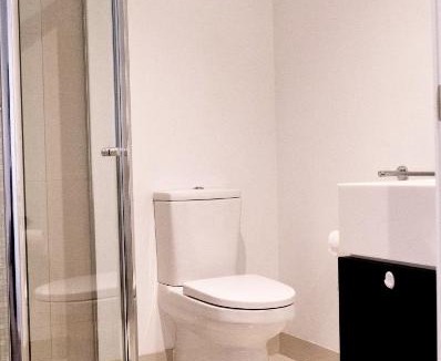 Southbank Apartment | Entire 1BR apartment Right Next to Crown with pool,gym & Parking available