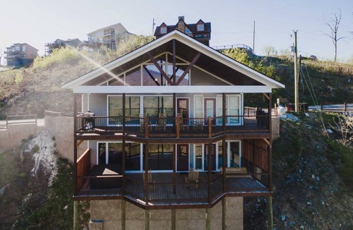 Chalet Village North Cabin | EPIC mtn view ◊ pool table ◊ HotTub ◊ theater ◊ free Dollywood tkt (Paradise Pk)